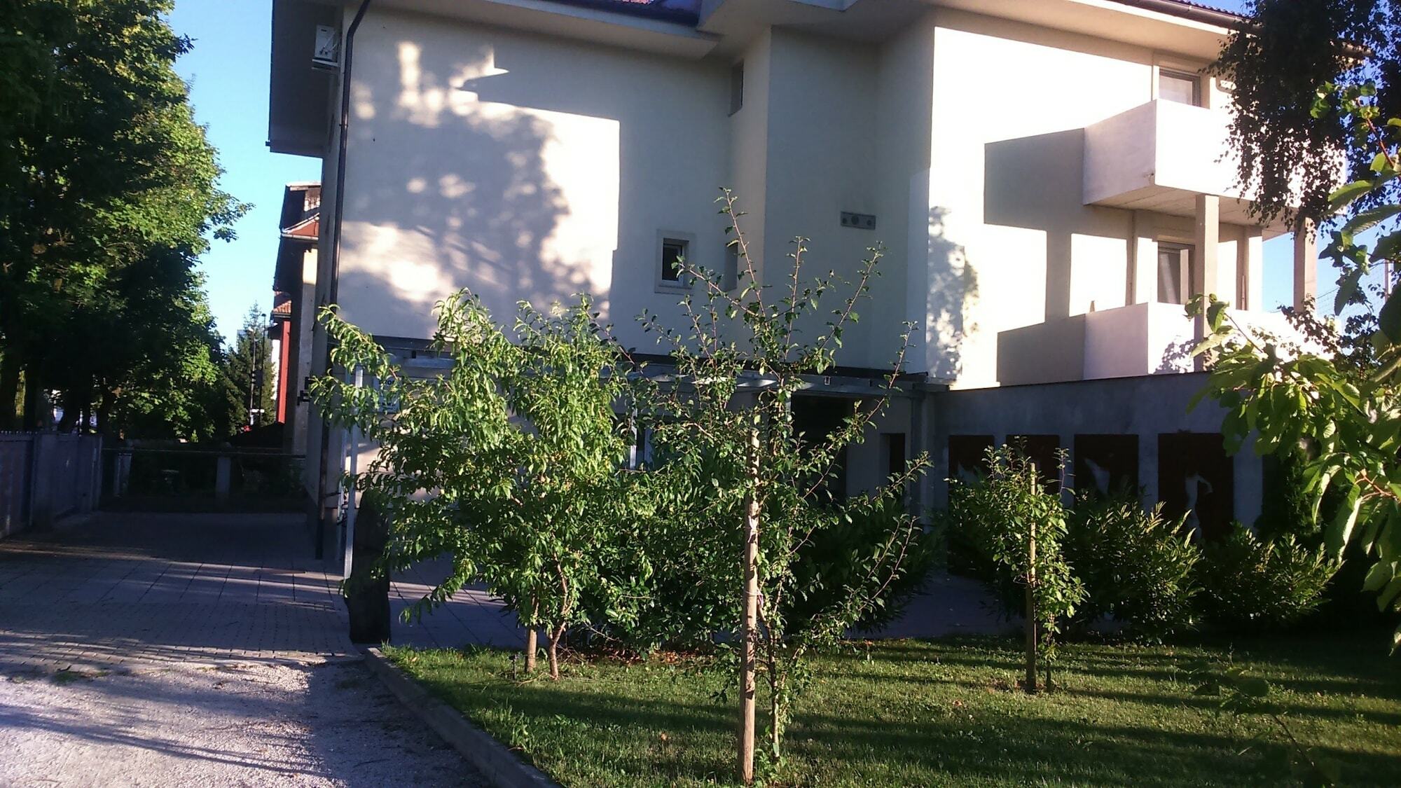 Vila Ema Apartments And Rooms Ljubljana Ngoại thất bức ảnh